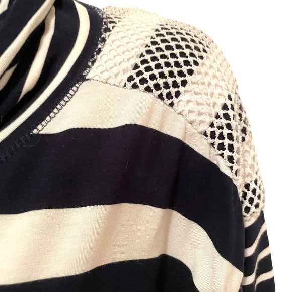 SportElle Women's Pullover Nautical Top Shirt Blue and White Striped Size Small - Picture 5 of 7